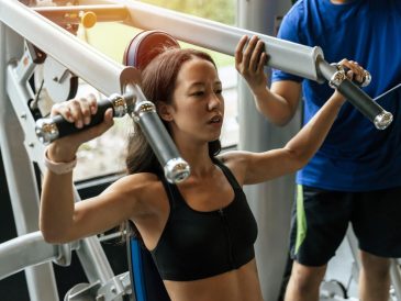 Chest press inclinata